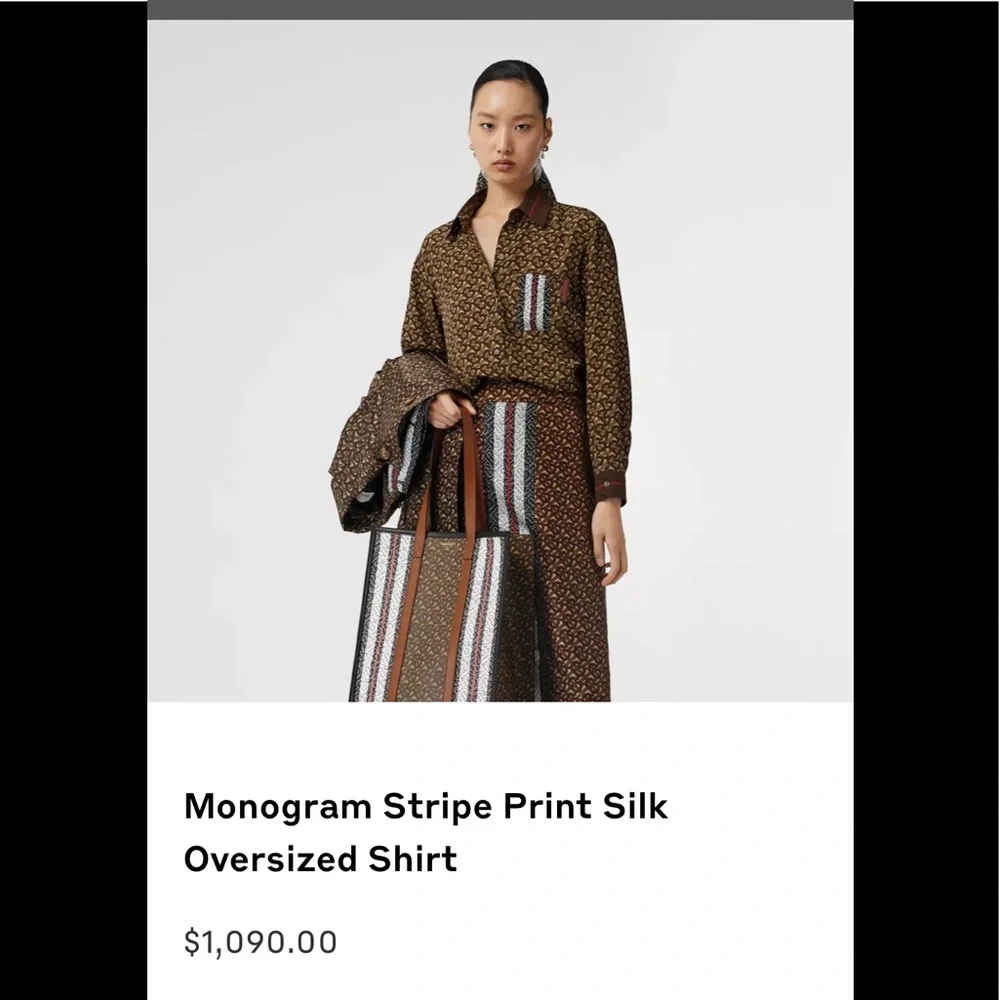 ❤️❤️ BURBERRY
Silk Printed Button-Up Top size 4 - Picture 3 of 7